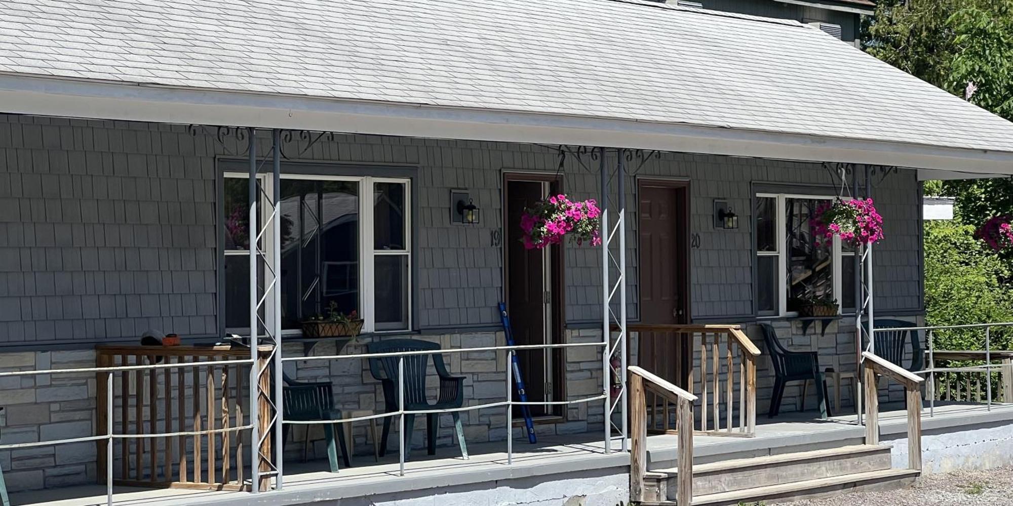 Blue Lagoon Resort Lake George Exterior photo